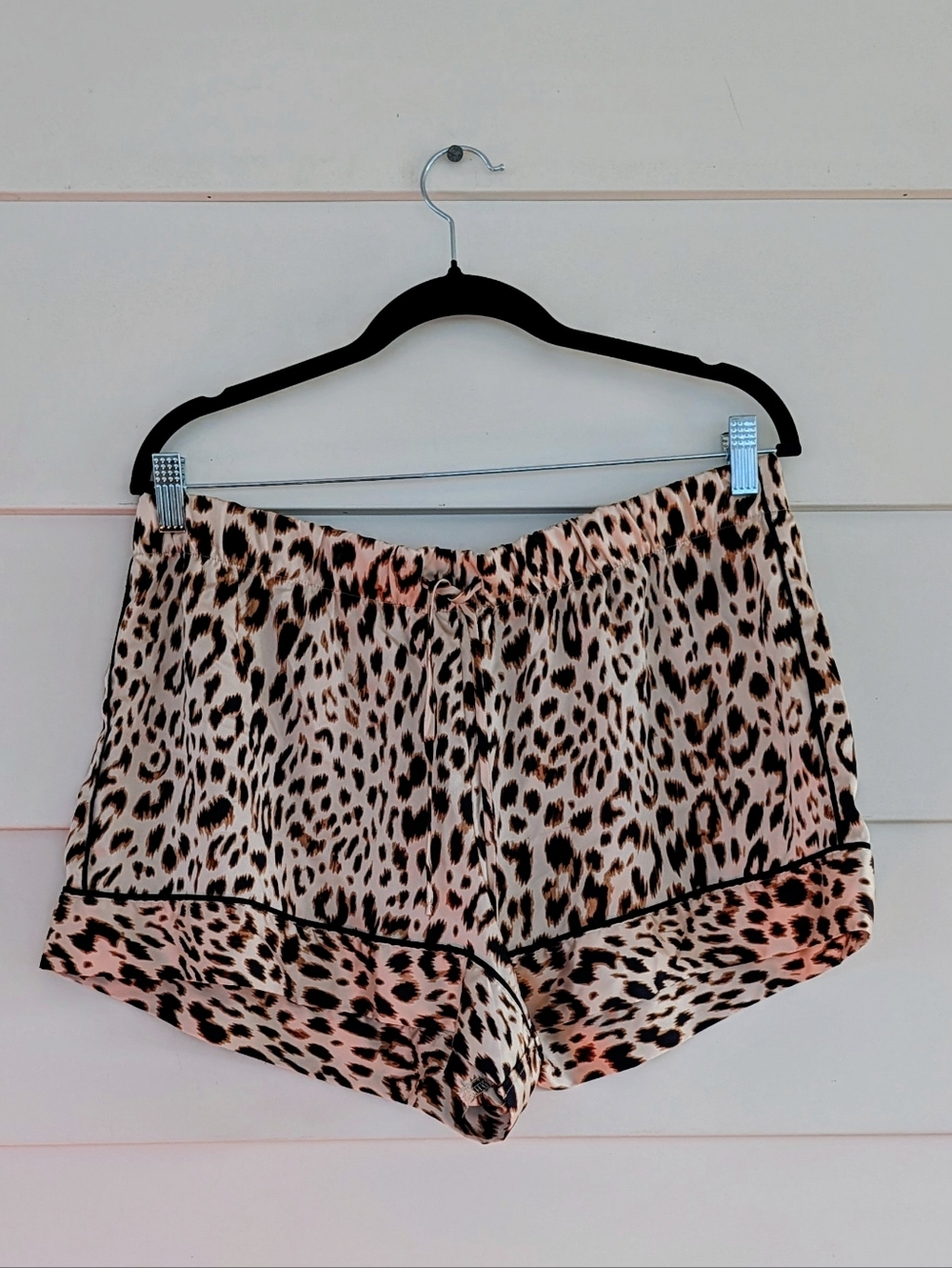 Victoria's Secret Signature Satin Leopard Print Sleep Shorts - L